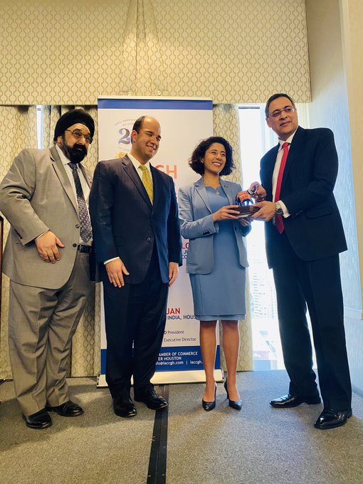Consul General met Harris country Judge Lina Hidalgo at an event organized by IACCGH, on Feb 21,2020